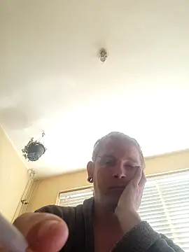 piercingpik online show from May 22, 9:04 am