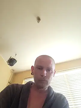 piercingpik online show from June 4, 1:28 pm