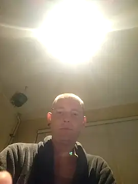 piercingpik online show from June 10, 10:30 pm