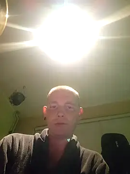 piercingpik online show from June 11, 8:40 pm