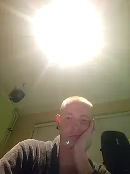 piercingpik online show from June 15, 8:33 pm