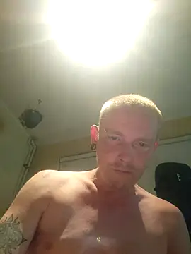 piercingpik online show from June 25, 9:52 pm