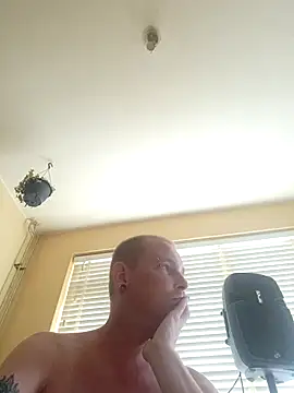 piercingpik online show from June 28, 3:18 pm