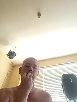piercingpik online show from June 29, 10:15 am