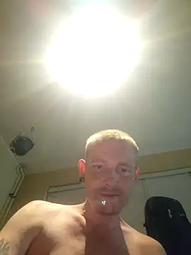 piercingpik online show from July 6, 8:55 pm