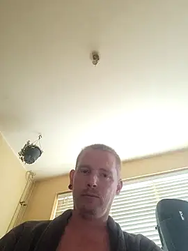 piercingpik online show from July 8, 2:43 pm
