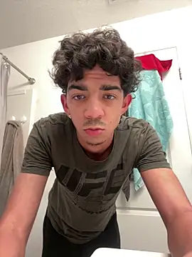 Snapshot of Ryan_12xX chatting on November 17, 10:37 pm Ryan 12xX online show from November 17, 10:37 pm