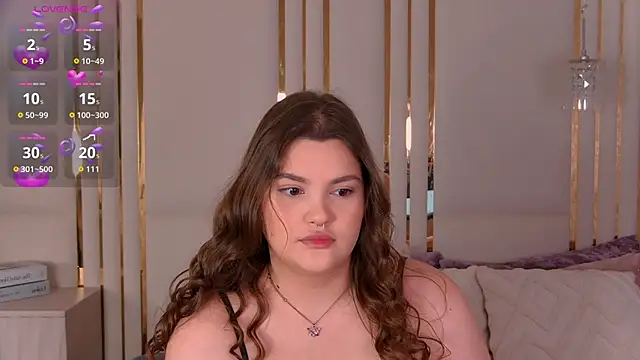 EmilyHyde online show from November 3, 8:54 pm