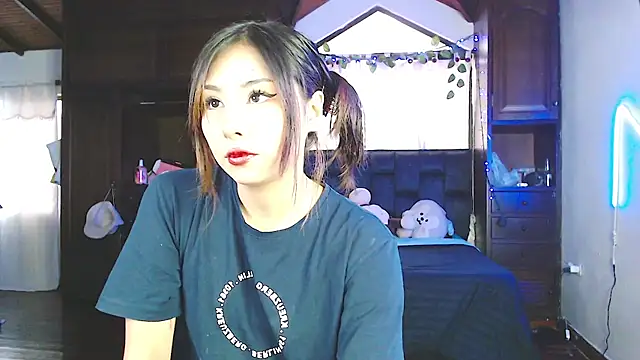 Snapshot of Shisuku_Sophi chatting on October 12, 10:09 pm Shisuku Sophi online show from October 12, 10:09 pm