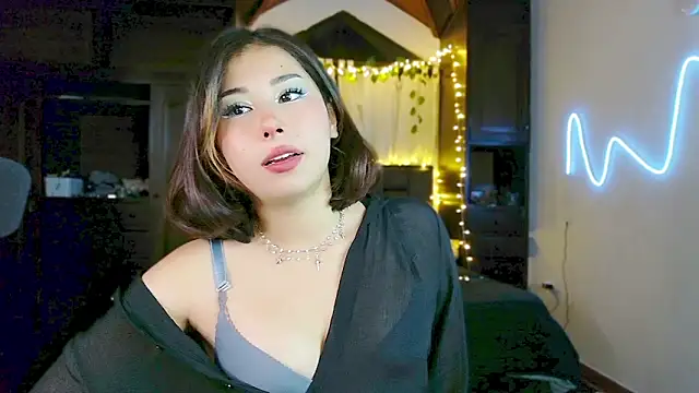 Snapshot of Shisuku_Sophi chatting on January 16, 5:55 am Shisuku Sophi online show from January 16, 5:55 am