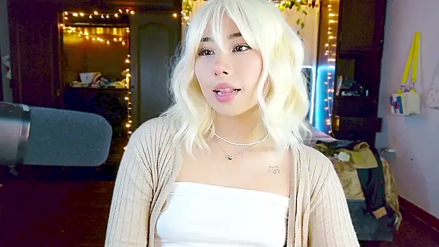 Snapshot of Shisuku_Sophi chatting on February 7, 3:54 am Shisuku Sophi online show from February 7, 3:54 am