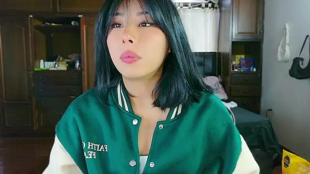 Snapshot of Shisuku_Sophi chatting on May 2, 10:37 pm Shisuku Sophi online show from May 2, 10:37 pm