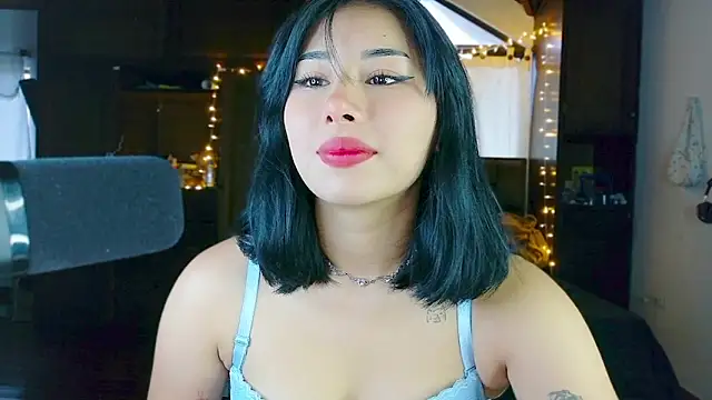 Snapshot of Shisuku_Sophi chatting on May 3, 10:27 pm Shisuku Sophi online show from May 3, 10:27 pm
