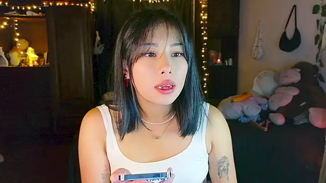 Snapshot of Shisuku_Sophi chatting on May 17, 5:38 am Shisuku Sophi online show from May 17, 5:38 am