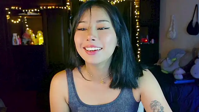 Snapshot of Shisuku_Sophi chatting on May 22, 4:41 am Shisuku Sophi online show from May 22, 4:41 am