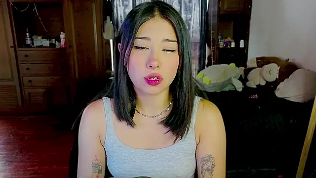 Snapshot of Shisuku_Sophi chatting on July 9, 1:59 pm Shisuku Sophi online show from July 9, 1:59 pm
