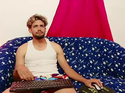 Snapshot of cristian-gp chatting on October 31, 1:50 am cristian-gp online show from October 31, 1:50 am