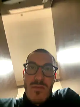 xAaronx9095 online show from October 5, 8:12 am