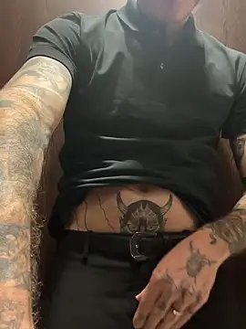 xAaronx9095 online show from October 19, 2:56 am