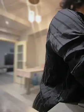 Snapshot of Ofcourseoneday chatting on February 5, 6:40 am Ofcourseoneday online show from February 5, 6:40 am