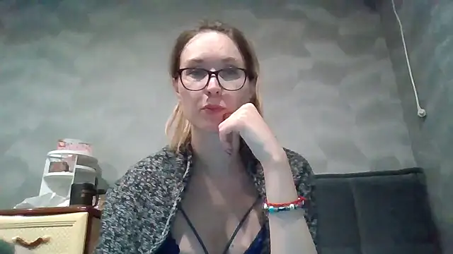 Snapshot of Jugira chatting on November 27, 11:51 pm Jugira online show from November 27, 11:51 pm