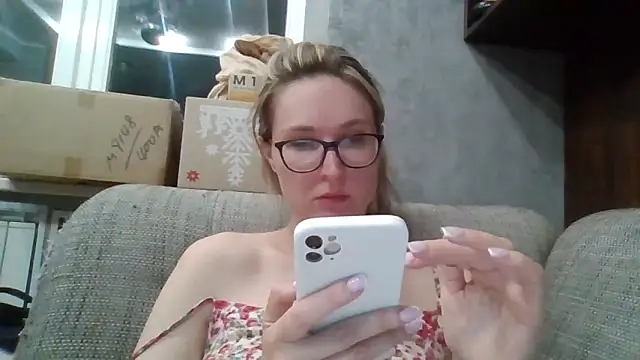 Snapshot of Jugira chatting on May 25, 9:10 pm Jugira online show from May 25, 9:10 pm