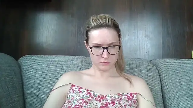 Snapshot of Jugira chatting on June 10, 12:15 pm Jugira online show from June 10, 12:15 pm