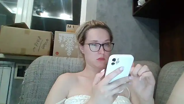 Snapshot of Jugira chatting on June 11, 10:30 pm Jugira online show from June 11, 10:30 pm