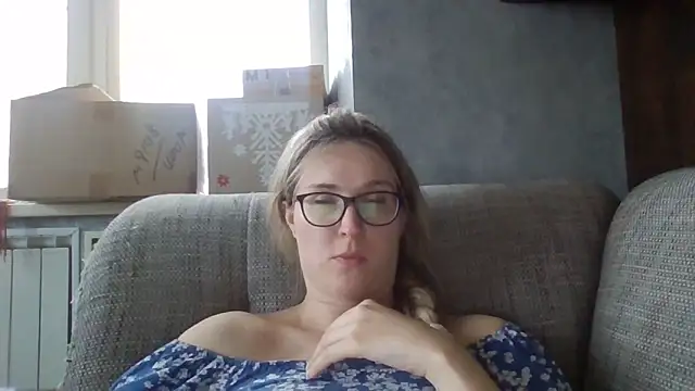 Snapshot of Jugira chatting on June 15, 5:15 pm Jugira online show from June 15, 5:15 pm