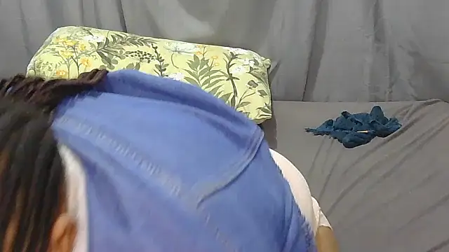 Snapshot of BigSexyEbony chatting on June 5, 10:15 pm BigSexyEbony online show from June 5, 10:15 pm