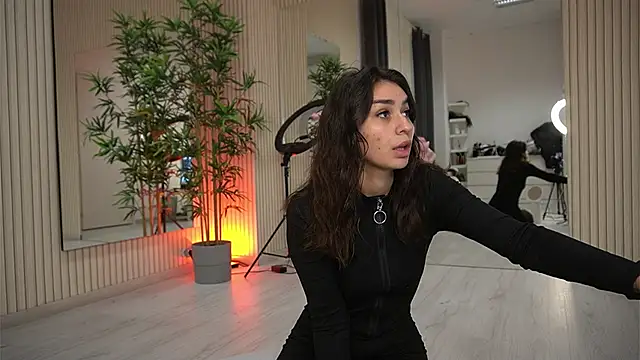 Snapshot of EmmaBlanco chatting on October 23, 7:12 pm EmmaBlanco online show from October 23, 7:12 pm