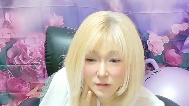 Snapshot of kimagure-fu- chatting on May 24, 1:49 pm kimagure-fu- online show from May 24, 1:49 pm