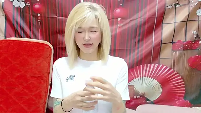 Snapshot of kimagure-fu- chatting on June 19, 1:37 pm kimagure-fu- online show from June 19, 1:37 pm