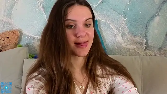 Snapshot of chloemilka chatting on June 6, 6:34 pm chloemilka online show from June 6, 6:34 pm