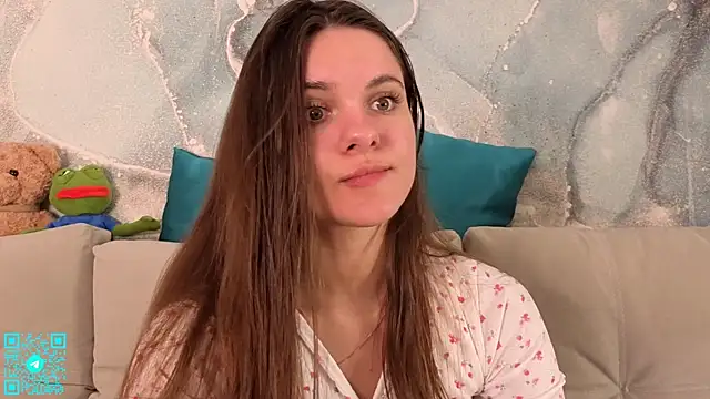 Snapshot of chloemilka chatting on June 20, 5:49 pm chloemilka online show from June 20, 5:49 pm