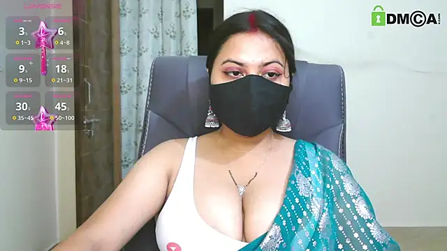 Snapshot of SassyWildCouple chatting on June 4, 5:41 pm SassyWildCouple online show from June 4, 5:41 pm