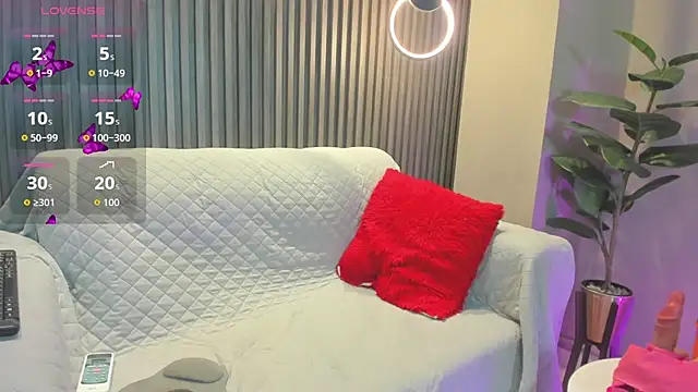 Snapshot of biancaa_18 chatting on December 2, 7:42 pm biancaa 18 online show from December 2, 7:42 pm