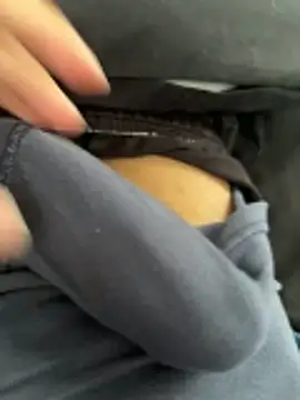 Snapshot of Coloureddickforyou chatting on December 14, 1:27 pm Coloureddickforyou online show from December 14, 1:27 pm