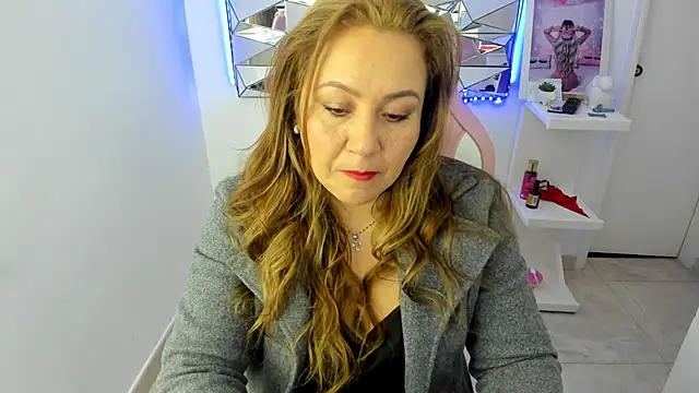 camixxx m online show from December 4, 12:58 pm