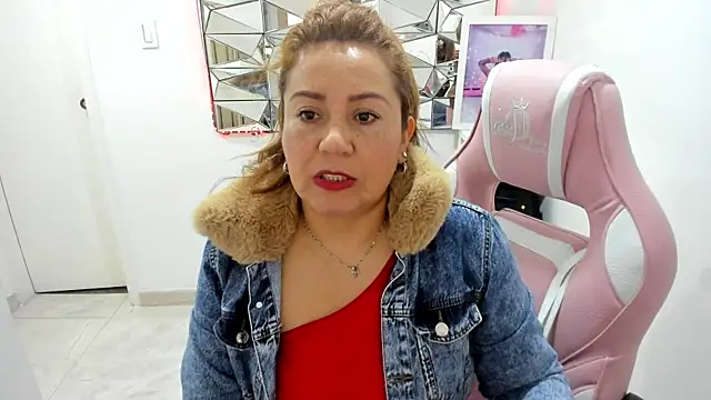 camixxx m online show from June 25, 11:48 am