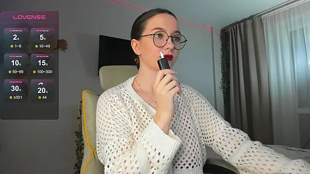 Snapshot of wwow_meow chatting on December 16, 10:53 am wwow meow online show from December 16, 10:53 am