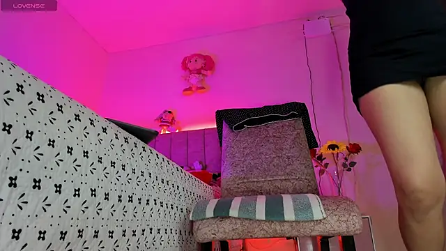 hot Dariana pantyhose online show from May 1, 1:48 pm