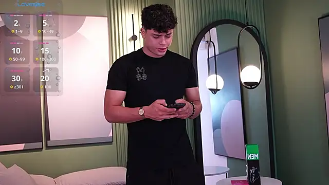 Snapshot of Ethan_occonor chatting on June 2, 5:37 pm Ethan occonor online show from June 2, 5:37 pm