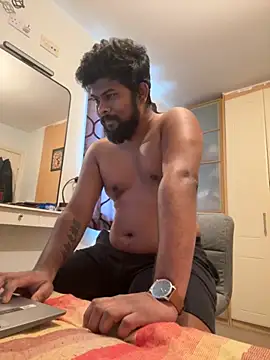 Snapshot of CrazyShashank chatting on October 26, 1:06 pm CrazyShashank online show from October 26, 1:06 pm