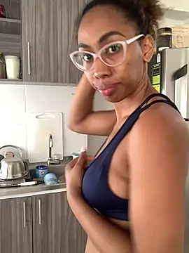 i lulu online show from February 26, 5:23 pm