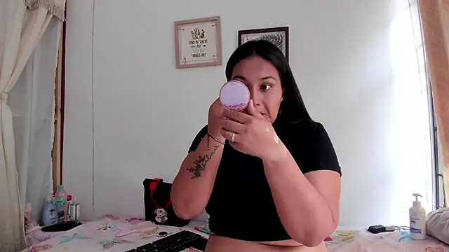 Snapshot of selena_jhonson chatting on September 26, 3:27 pm selena jhonson online show from September 26, 3:27 pm