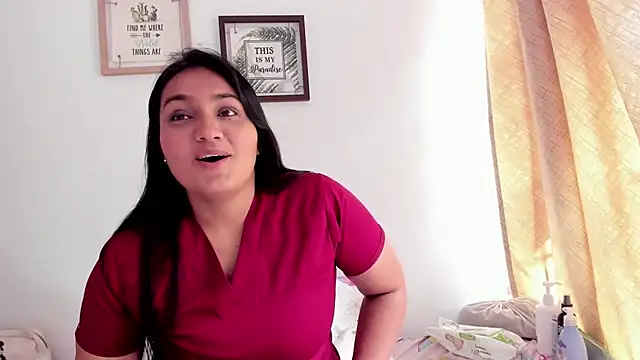 Snapshot of selena_jhonson chatting on October 18, 3:35 pm selena jhonson online show from October 18, 3:35 pm