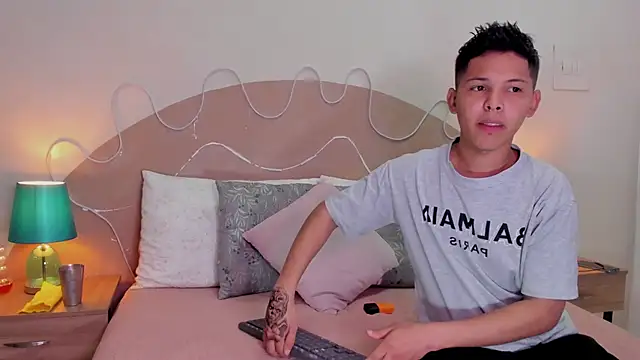 Snapshot of Enrrixxx_ chatting on November 14, 12:31 am Enrrixxx online show from November 14, 12:31 am