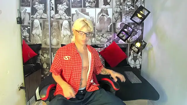 Snapshot of Enrrixxx_ chatting on January 7, 12:24 am Enrrixxx online show from January 7, 12:24 am