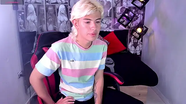 Snapshot of Enrrixxx_ chatting on January 9, 12:13 am Enrrixxx online show from January 9, 12:13 am